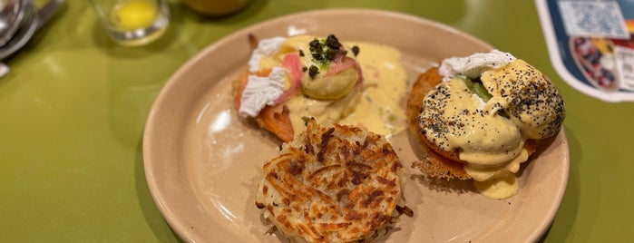Snooze, an A.M. Eatery is one of Posti salvati di Queen.