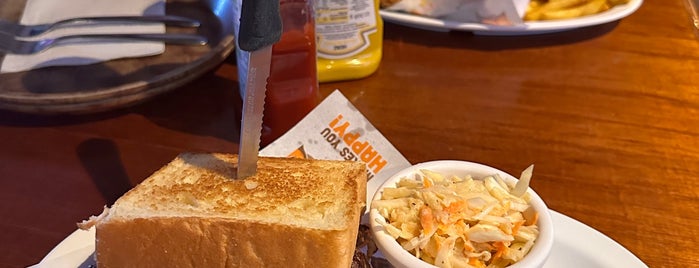 Hooters is one of The 15 Best Places for Sandwiches in Cancún.