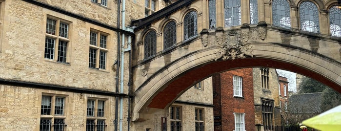 Bridge of Sighs is one of Europe Point of Interest.