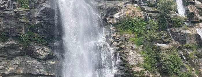 Wachirathan Waterfall is one of สถานที่เที่ยว.