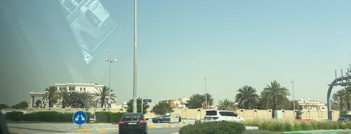 Abu Dhabi is one of ОАЭ (Абу-Даби).