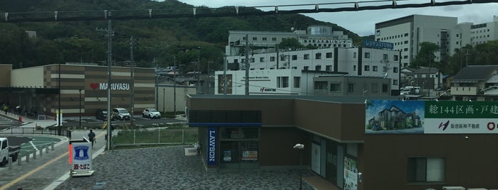 島本駅 is one of 都道府県境駅(JR).