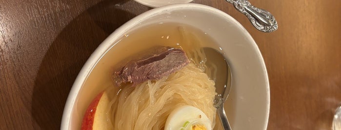 盛岡冷麺 寿々苑 is one of 飯屋.