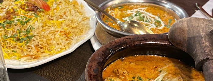 Mughal Restaurant is one of Posti che sono piaciuti a Rawan.