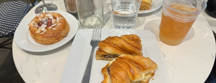 La Boulangerie is one of Live to Eat.