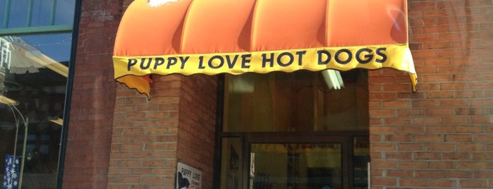 Puppy Love Hot Dogs is one of Stephさんの保存済みスポット.