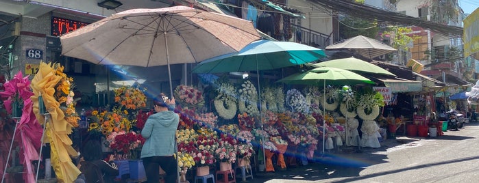 Ho Thi Ky Flower Market is one of Lugares favoritos de Isabel.