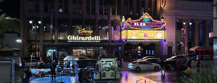 Hollywood Boulevard & Vine Street is one of Favorite places.