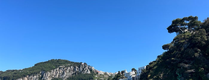 Faro Verde (Porto di Capri) is one of Italy 🇮🇹.