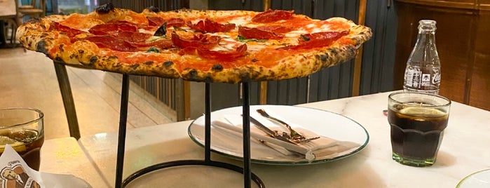 L’Antica Pizzeria da Michele is one of Lieux sauvegardés par Foodie 🦅.