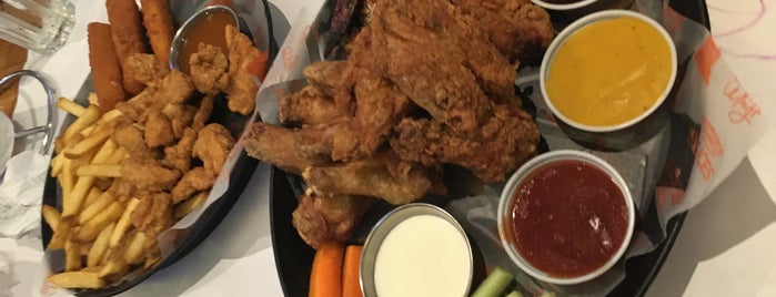 Sport Wings is one of Top 10 - Lugares para comer.