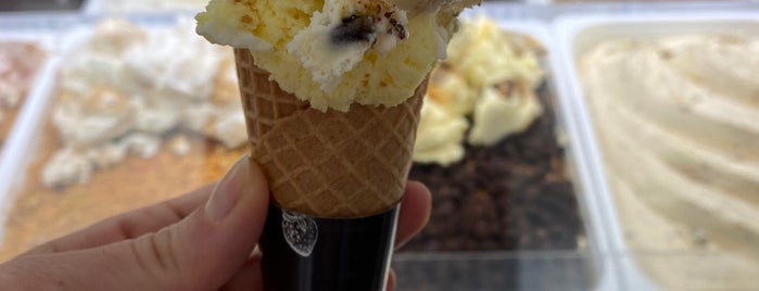 Gelato Show Ice Cream & Coffee Bar is one of Favorite Food.