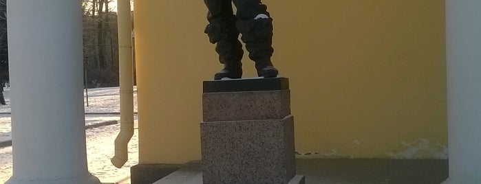 Скульптура "Фронт" is one of Культурное наследие Ленинграда.