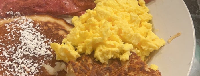 White Wolf Cafe & Bar is one of Top picks for Breakfast Spots in Orlando.