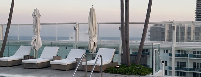 Watr At The 1 Rooftop is one of Rooftop bars Miami/Miami Beach.