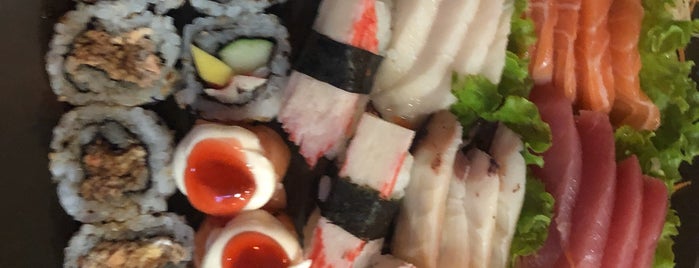 Manza Sushi Bar is one of Japonês.