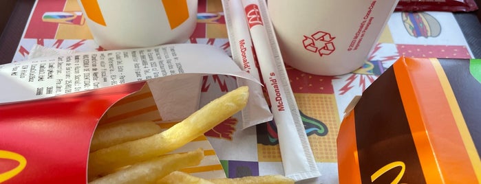 McDonald's is one of Top 10 dinner spots in Ciudad Del Este, Paraguay.