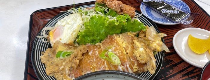 定食ハウス やなぎや is one of Tempat yang Disimpan Hide.