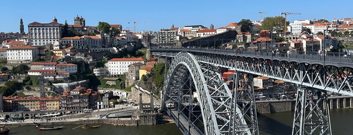 Miradouro do Teleférico de Gaia is one of Лиссабон.