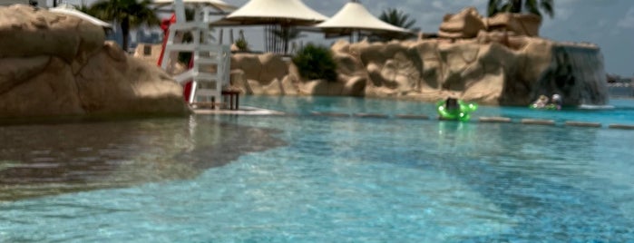 Ritz-Carlton Sharq Village & Spa is one of places.