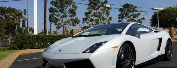 Lamborghini Newport Beach is one of สถานที่ที่ Ellia ถูกใจ.