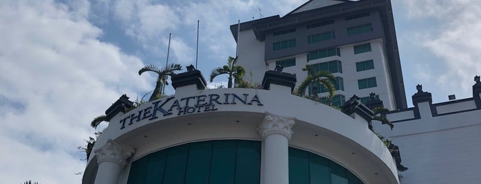 The Katerina Hotel is one of สถานที่ที่ Dinos ถูกใจ.