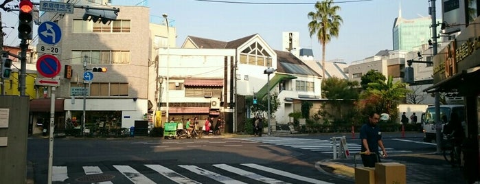 原宿団地北交差点 is one of キラー通り.