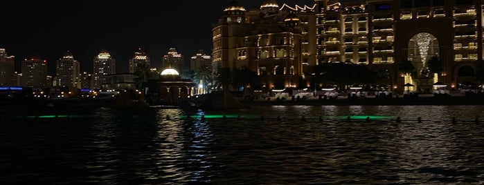 Qanat Quartier Beach is one of Lieux qui ont plu à Feridun.