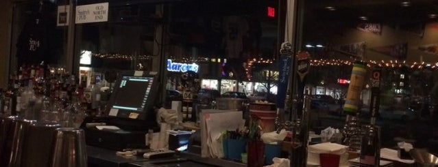 Smitty's Pub is one of Lugares favoritos de CBK.