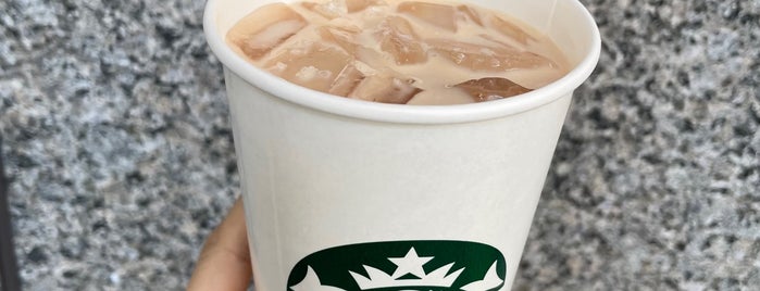 Starbucks is one of カフェ・ファーストフード.