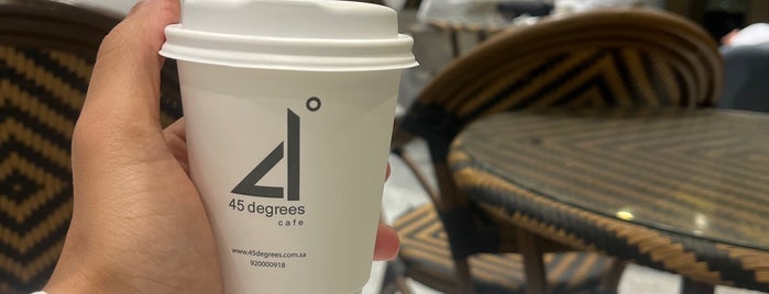 45 Degrees Cafe is one of Cafè.