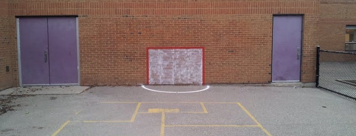 Plum Tree Park Public School is one of Sports Walls.