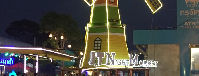 Jomtien Night Market is one of Family places in and around Pattaya.
