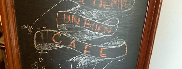 Café con Libros is one of Posti che sono piaciuti a TarkovskyO.