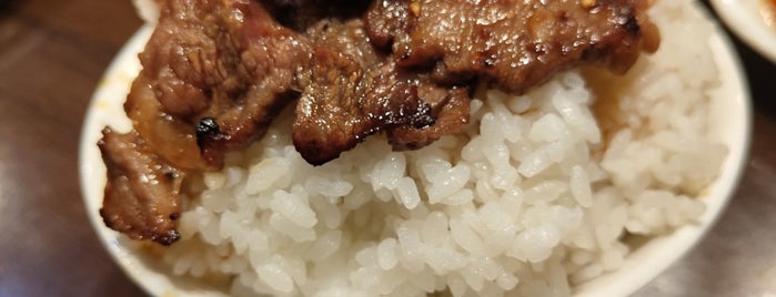 和牛・焼肉 牛之助 is one of お気に入りの喰い倒れスポット.