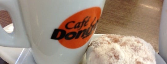 Café Donuts is one of Fláviaさんの保存済みスポット.