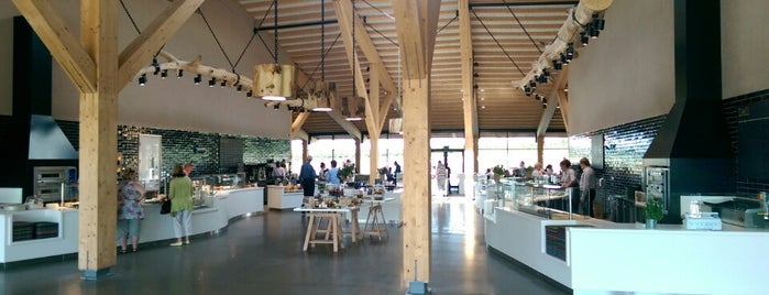 Gloucester Services (Northbound) is one of Tempat yang Disukai David.