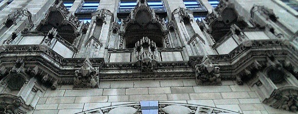 Tribune Tower is one of Hello, Chicago.