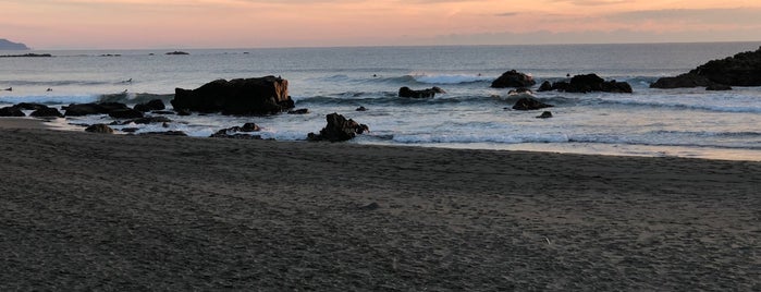 双海サーフビーチ is one of Surfing /Japan.