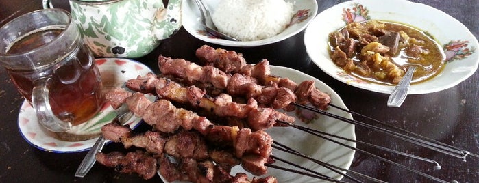 Sate Klathak Pak Pong is one of Satrio's Saved Places.