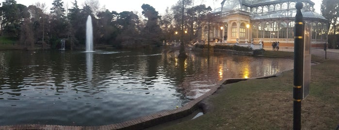 Palacio de Cristal del Retiro is one of Zigêl 님이 좋아한 장소.