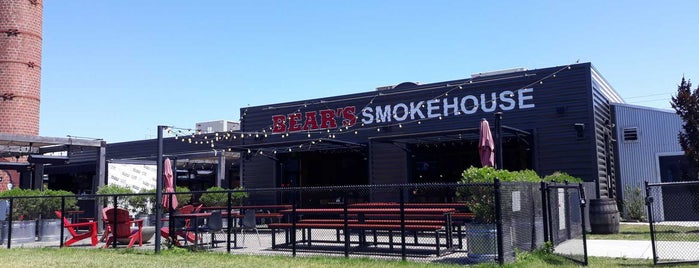 Bear's Smokehouse BBQ is one of todo.newhavenct.