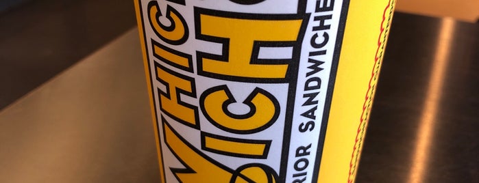 Which Wich? Superior Sandwiches is one of Lugares favoritos de Ashley.