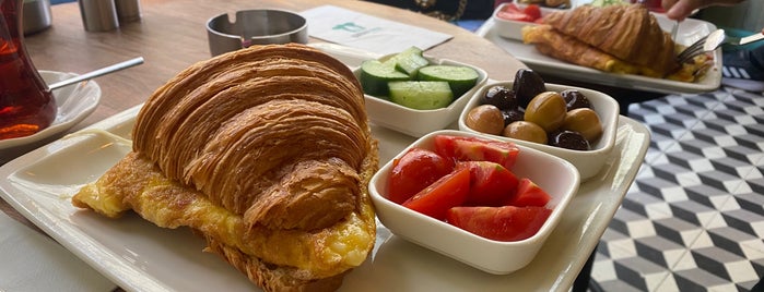 Şirin Fırın & Bakery is one of Cheat Day.