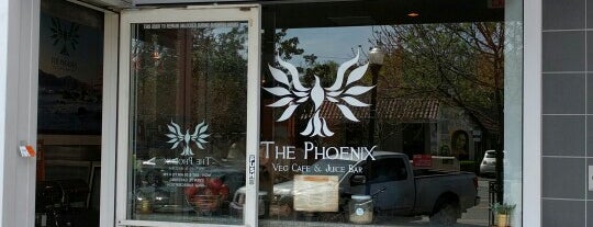 The Phoenix Veg Cafe is one of Locais curtidos por Jeena.