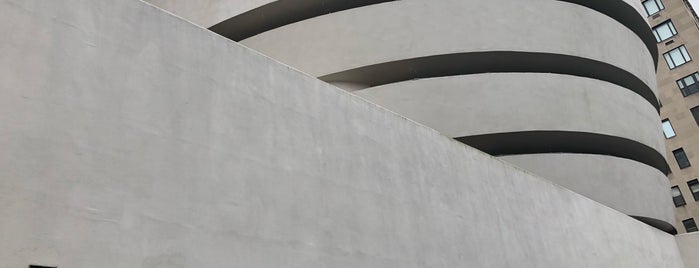 Solomon R Guggenheim Museum is one of Katty 님이 좋아한 장소.