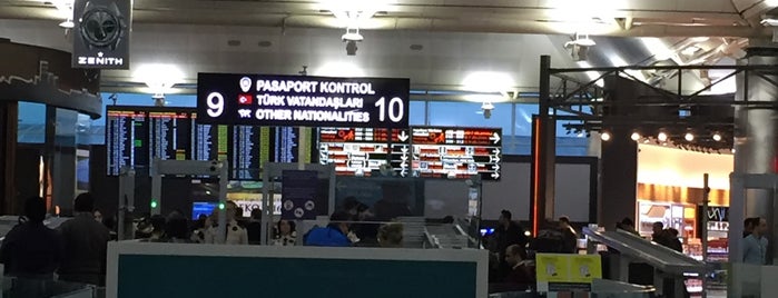 International Terminal Departure is one of İstanbul'da En Çok Check-in Yapılan Mekanlar.