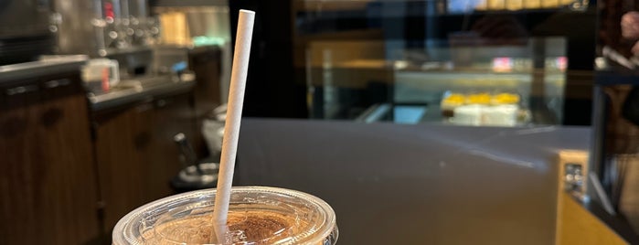Starbucks is one of 電源 コンセント スポット.