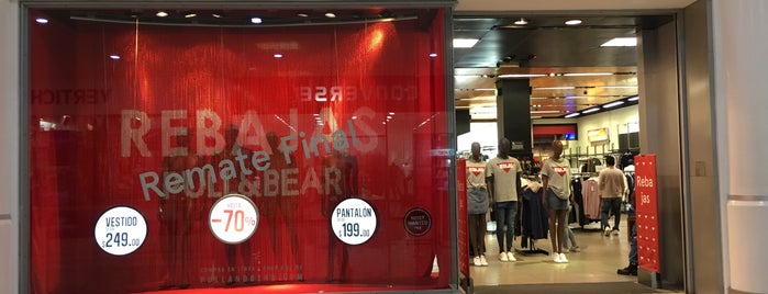 Pull & Bear is one of Lugares varios.