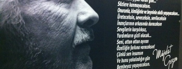 Müjdat Gezen Sanat Merkezi is one of SErmis'in Beğendiği Mekanlar.